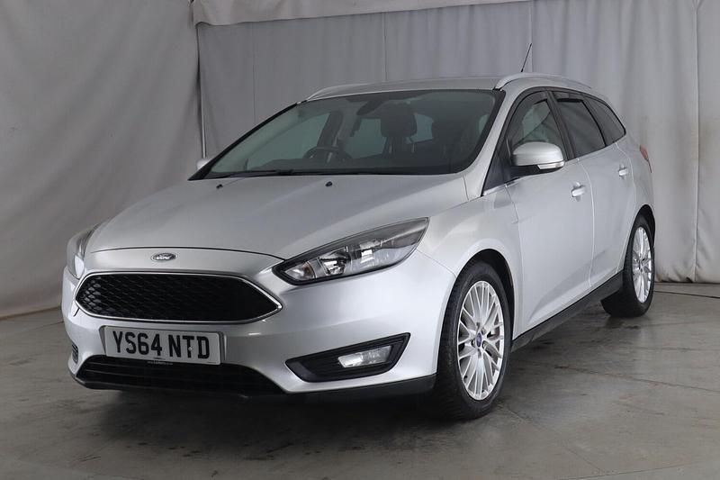Silver Used 2014 Ford Focus Zetec Estate | £3,790 (Fair price) - Image 1/3