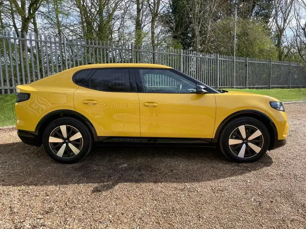 Used Ford Capri Select 210 kW (286 HP) 2024 Yellow SUV