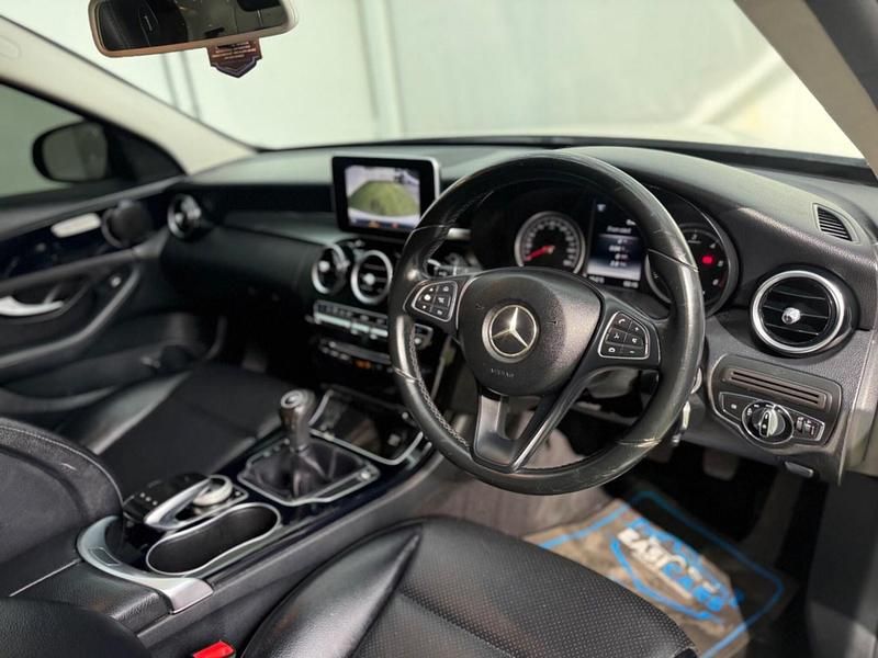 Used Mercedes C200 Executive 2015 White Sedan