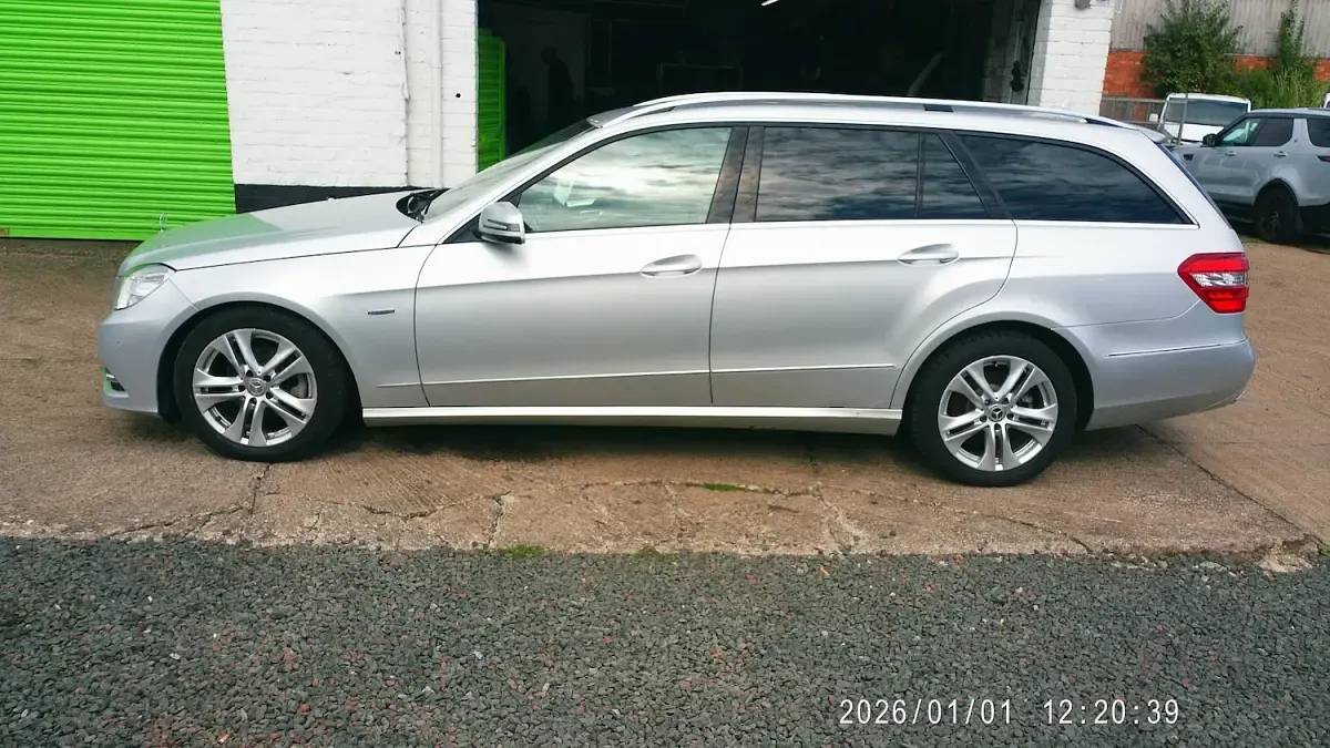 Used Mercedes E220 Executive 170 HP (125 kW) 2011 Silver Estate