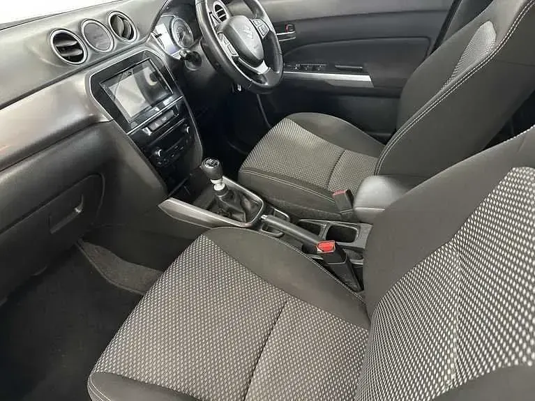 Second-hand Suzuki Vitara SZ-T 129 CP (94 kW) 2021 Turcoaz SUV