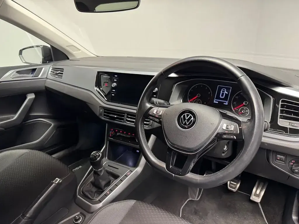 Used VW Polo Active 95 HP (69 kW) 2021 Black Hatchback