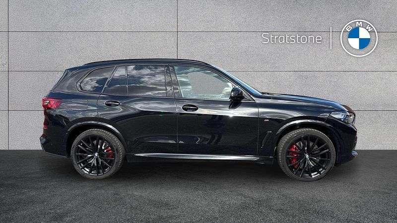 Begagnad BMW X5 Shadowline 523 HK (384 kW) 2022 Svart SUV