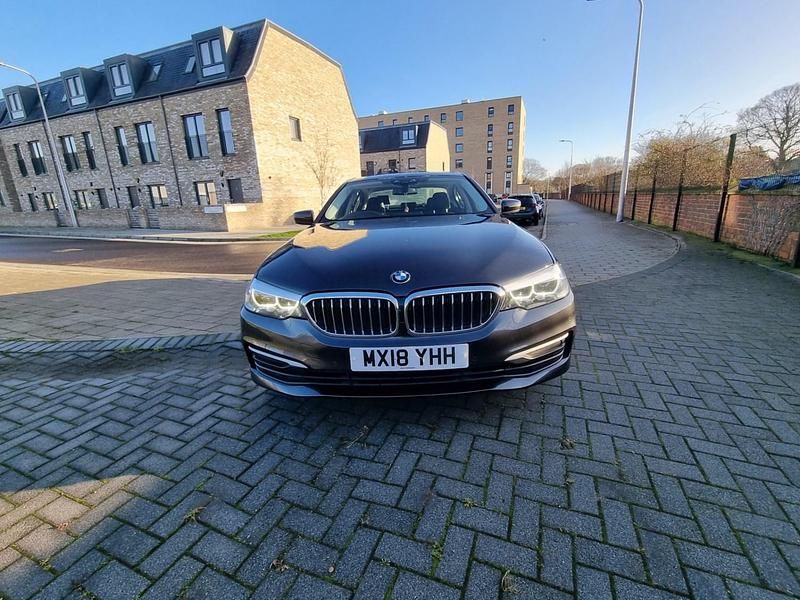 Begagnad BMW 520 2018 Grå Sedan
