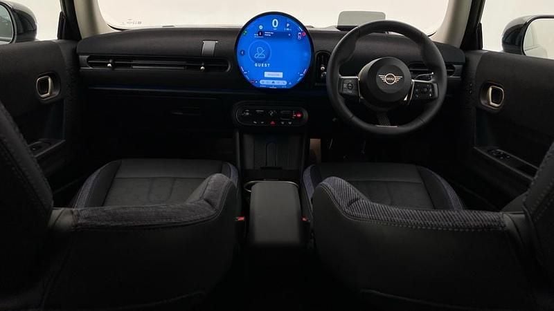 Used Mini Cooper Hatch 113 kW (154 HP) 2025 Black Hatchback