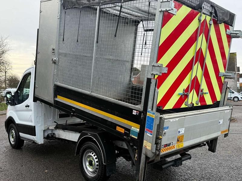 Begagnad Ford Transit 130 HK (95 kW) 2021 Vit Cab
