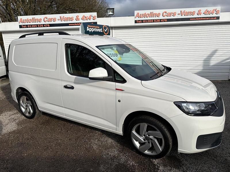 Used VW Caddy S 102 HP (75 kW) 2021 White MPV