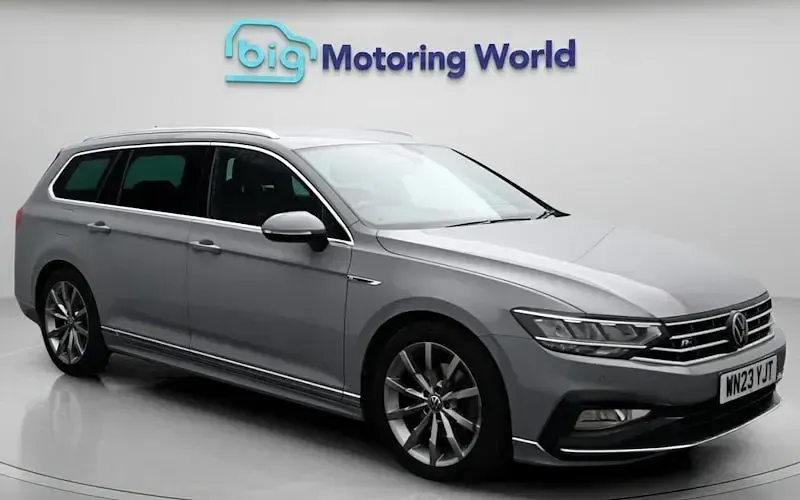Begagnad VW Passat R-line 150 HK (110 kW) 2023 Kombi