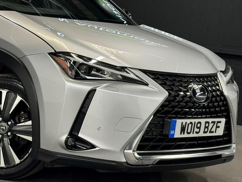 Used Lexus UX 250h 2019 Silver SUV