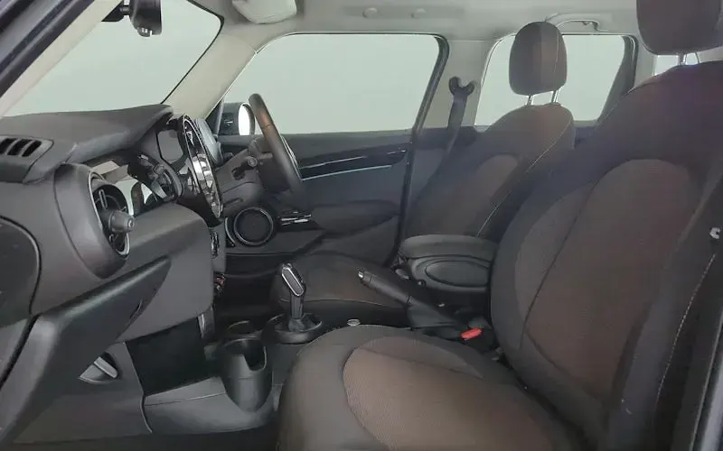 Begagnad Mini Cooper Classic 136 HK (100 kW) 2022 Svart Halvkombi