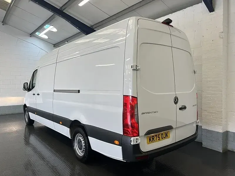 Begagnad Mercedes Sprinter 2025 Vit Van
