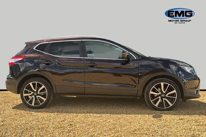 Black Used 2017 Nissan Qashqai S SUV | £12,245 (Good price) - Image 1/3