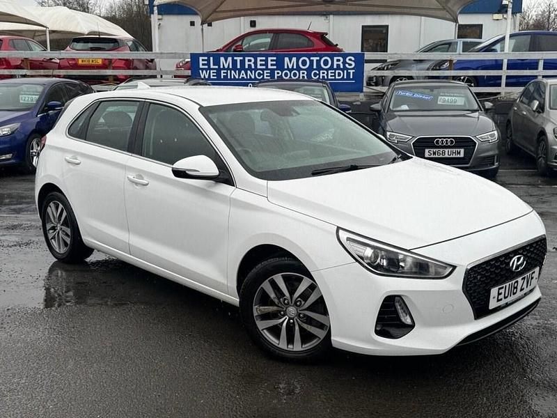 Used Hyundai i30 Edition 120 HP (88 kW) 2018 White Hatchback