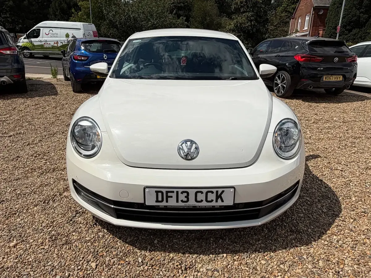 Used VW Beetle Design 105 HP (77 kW) 2013 White Hatchback