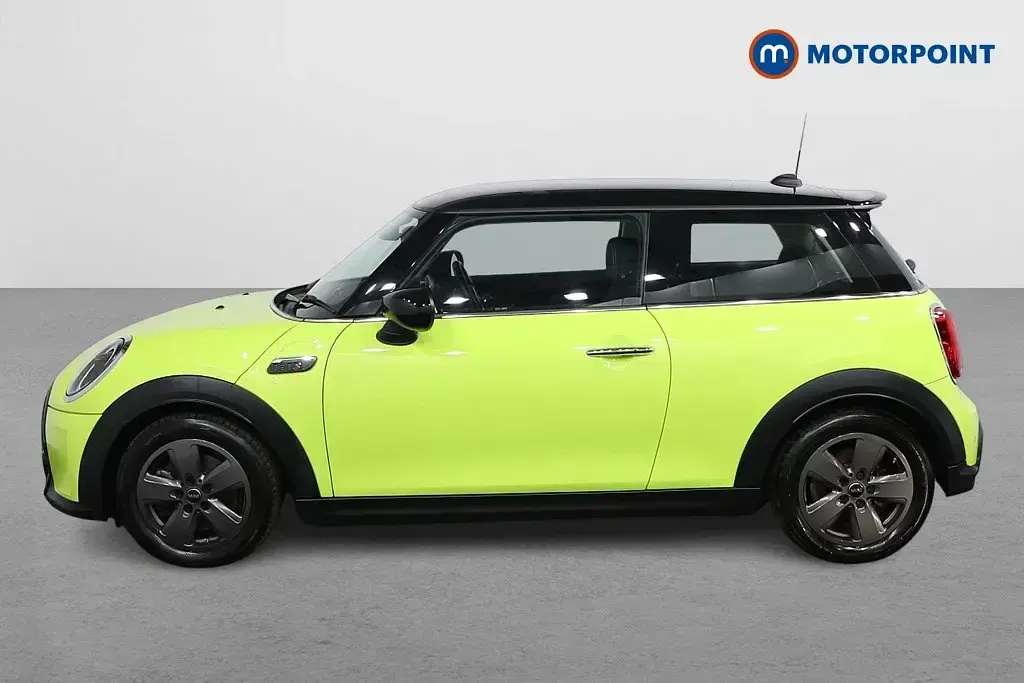 Begagnad Mini Cooper S Classic 2023 Gul Halvkombi