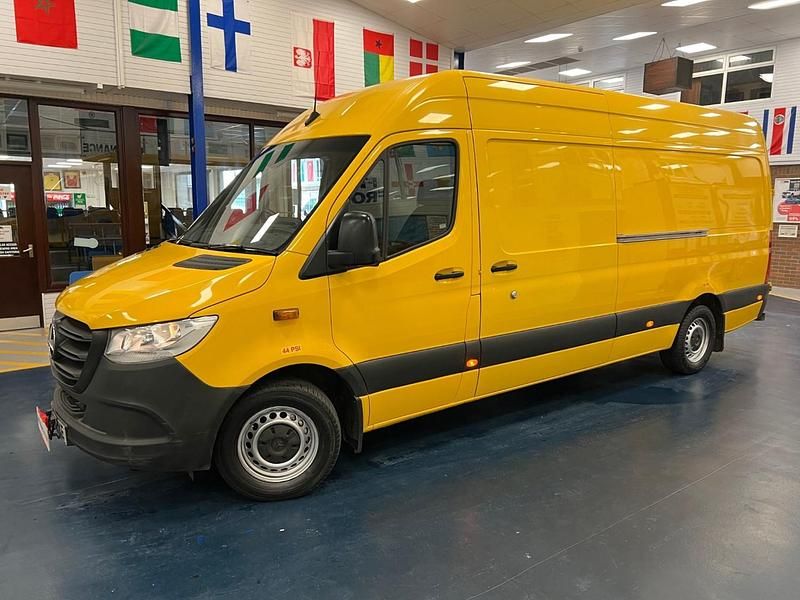 Begagnad Mercedes Sprinter Progressive 143 HK (105 kW) 2020 Gul Van