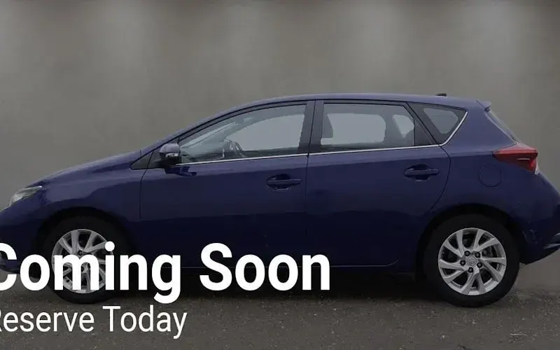 Used Toyota Auris 116 HP (85 kW) 2018 Blue Hatchback