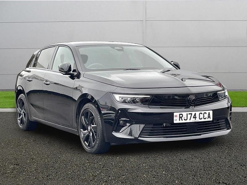 Black Used 2024 Vauxhall Astra Hatchback | £18,999 (Fair price) - Image 1/4