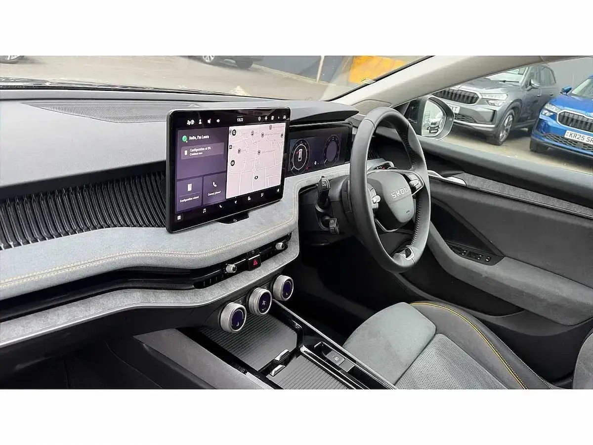 Used Skoda Superb SE Technology 150 HP (110 kW) 2025 Midnight black metallic Estate