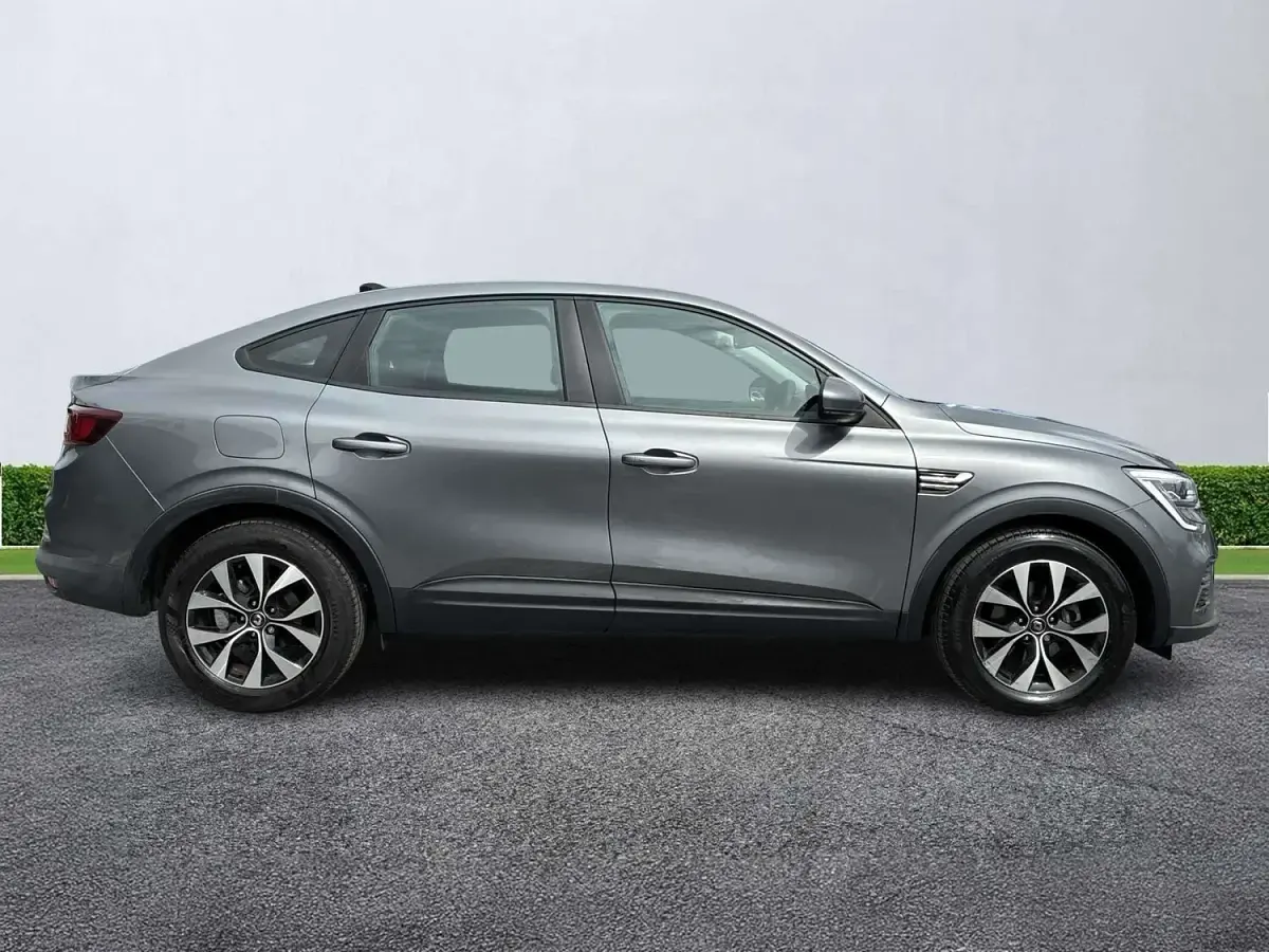 Used Renault Arkana Iconic 142 HP (104 kW) 2022 Grey SUV