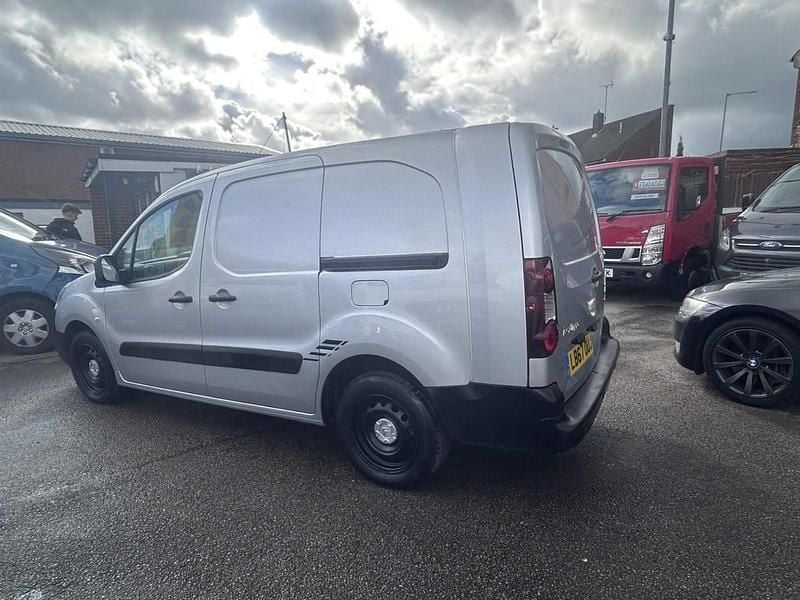 Used Citroën Berlingo 100 HP (73 kW) 2018 Silver MPV