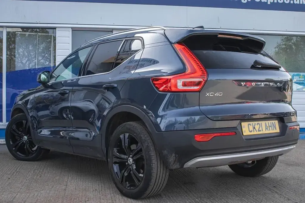 Used Volvo XC40 Inscription 197 HP (144 kW) 2021 Blue SUV