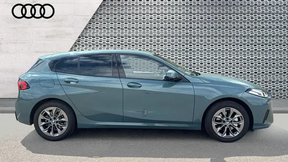 Used BMW 120 Sport Line 156 HP (114 kW) 2025 Green Hatchback