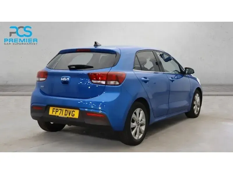 Używany Kia Rio 118 KM (86 kW) 2022 Niebieski Hatchback