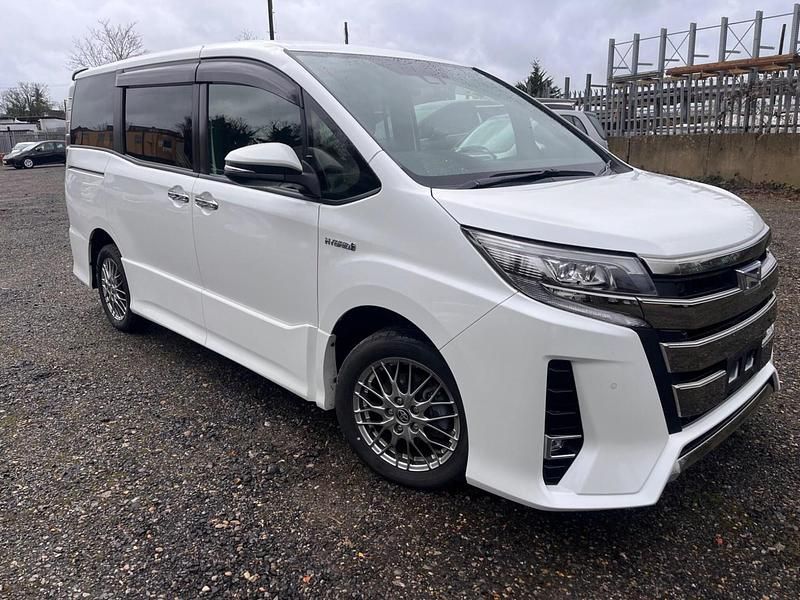 Used Toyota Voxy Luxury 2026 White