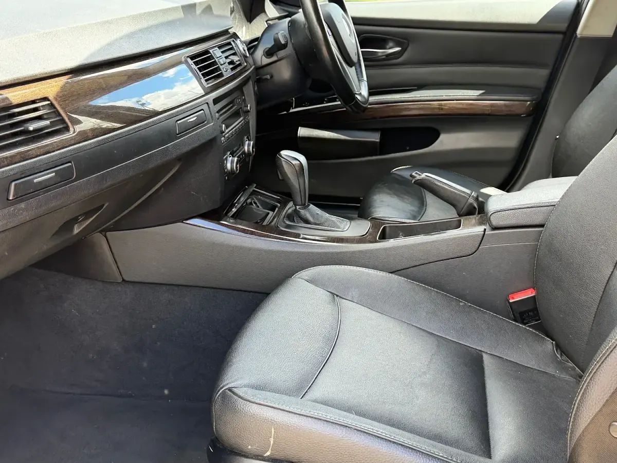 Used BMW 318 Exclusive 2011 Blue Estate