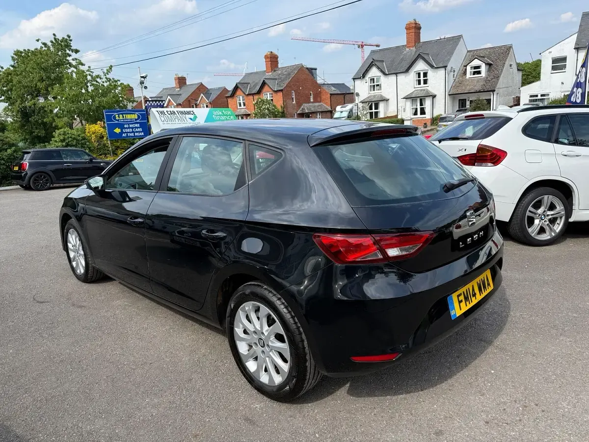 Käytetty Seat Leon SE 125 HP (91 kW) 2014 Musta Viistoperä