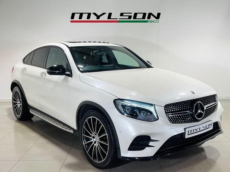 Used Mercedes GLC250 AMG line 211 HP (155 kW) 2018 White Coupe