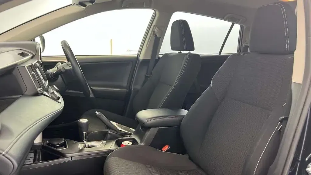 Used Toyota RAV4 Hybrid 2018 Blue SUV