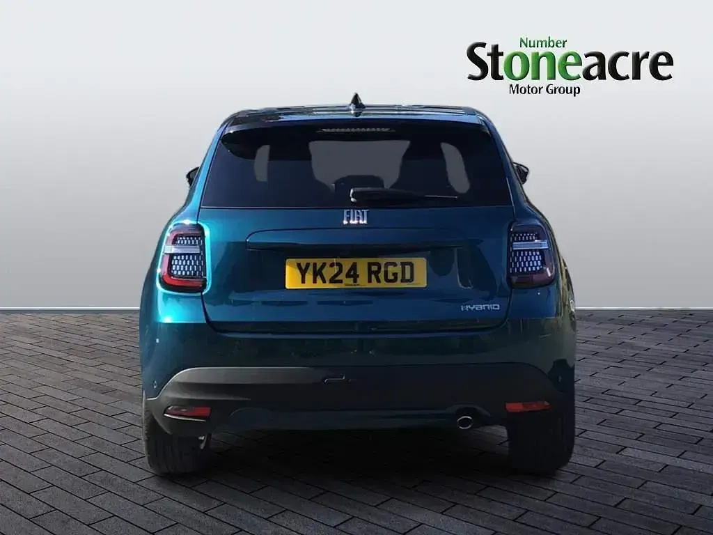 Used Fiat 600 La Prima 101 HP (74 kW) 2024 Green SUV