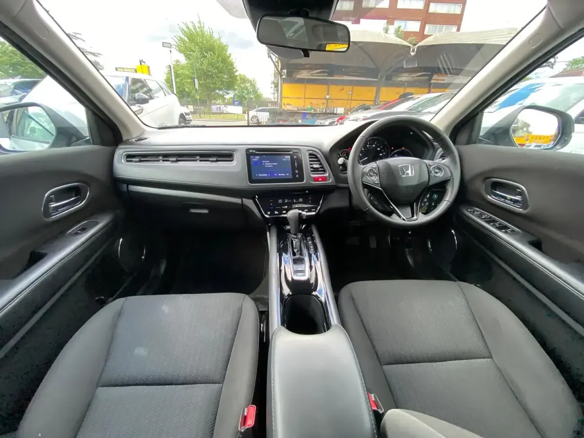 Used Honda HR-V SE 130 HP (95 kW) 2017 Silver SUV