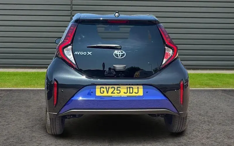 Used Toyota Aygo X 72 HP (52 kW) 2025 Blue SUV