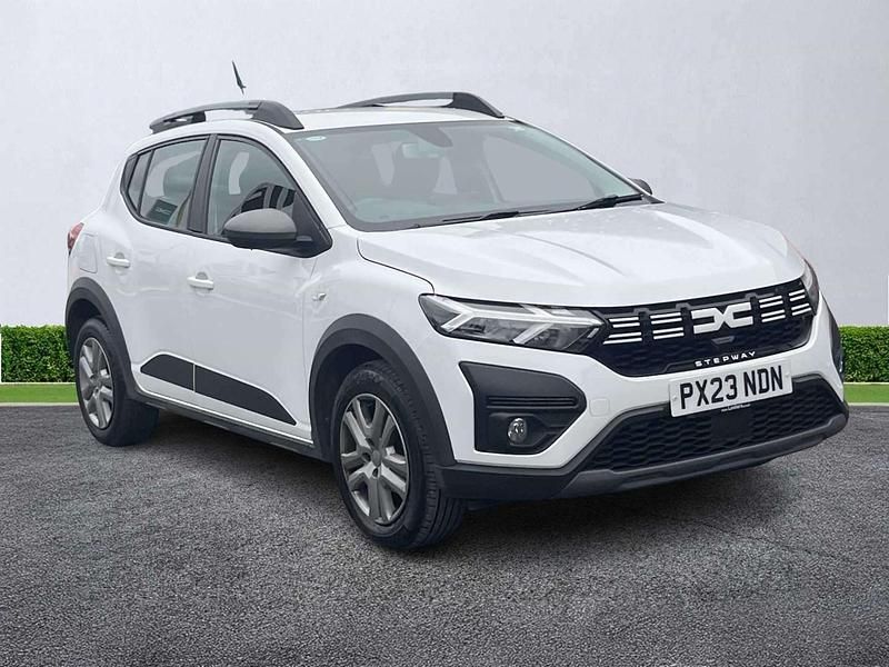Used Dacia Sandero Expression 90 HP (66 kW) 2023 White Hatchback