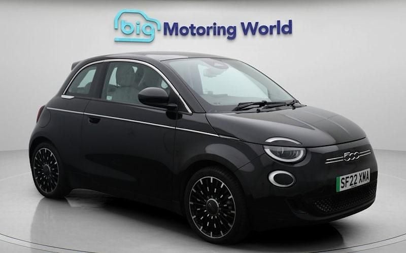 Used 2025 Fiat 500e La Prima Hatchback | £10,600 (Super price) - Image 1/4