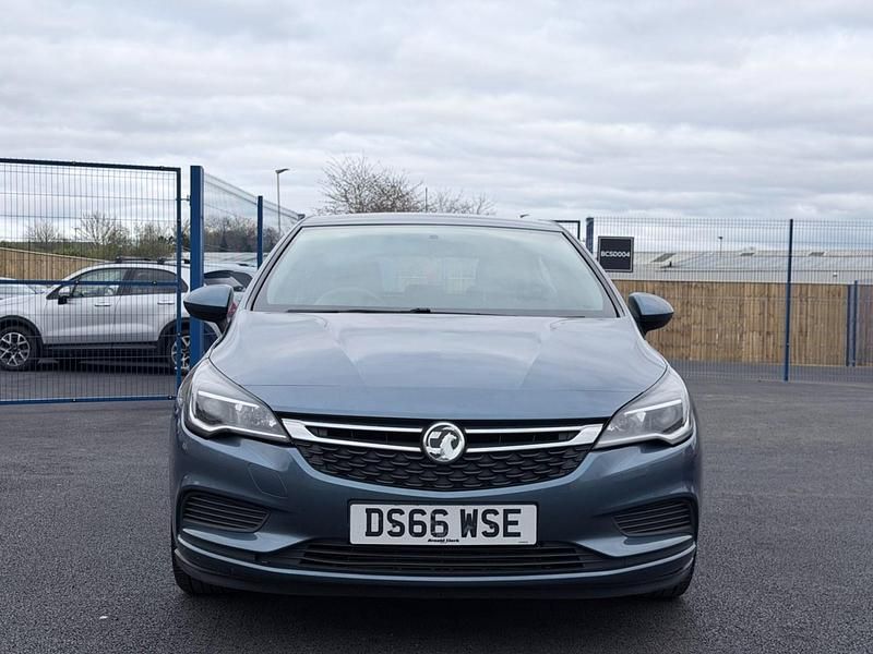Second-hand Vauxhall Astra Design Edition 2016 Albastru Hatchback