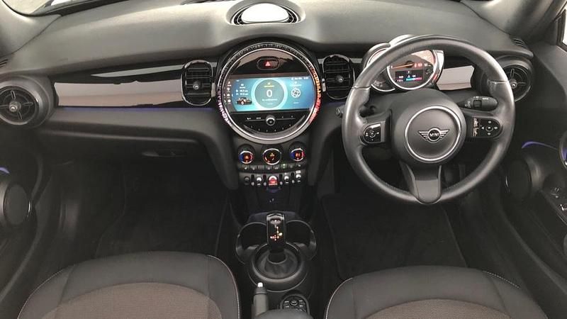 Used Mini Cooper Classic 136 HP (100 kW) 2022 Black Hatchback