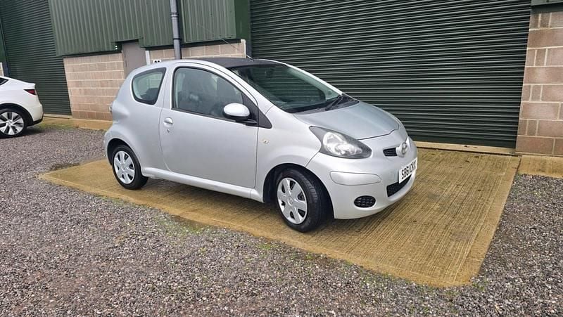 Used Toyota Aygo 2011 Silver Hatchback