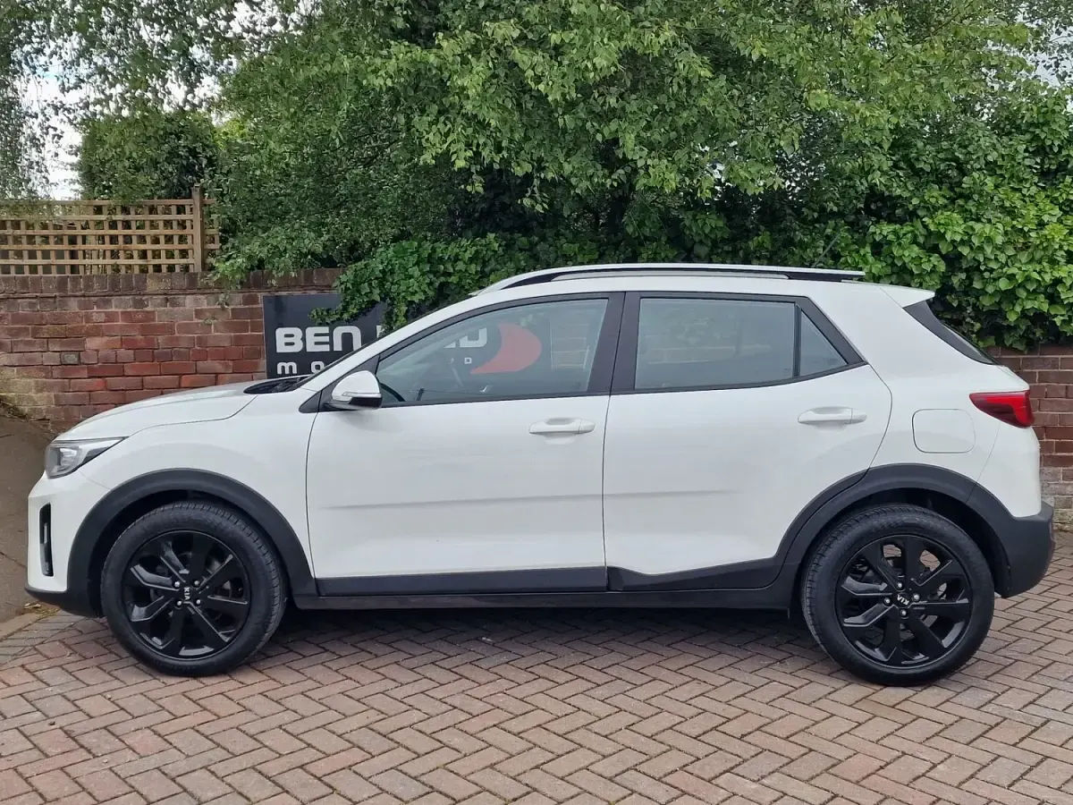 Used Kia Stonic 98 HP (72 kW) 2018 White SUV