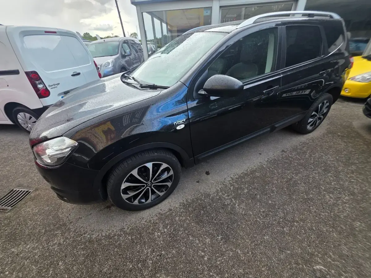 Second-hand Nissan Qashqai +2 N-TEC 117 CP (86 kW) 2013 Negru SUV
