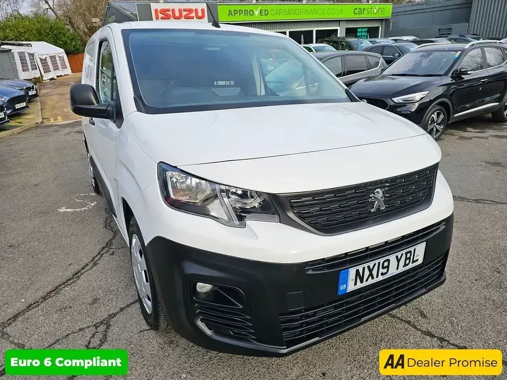 Used Peugeot Partner 2019 White MPV