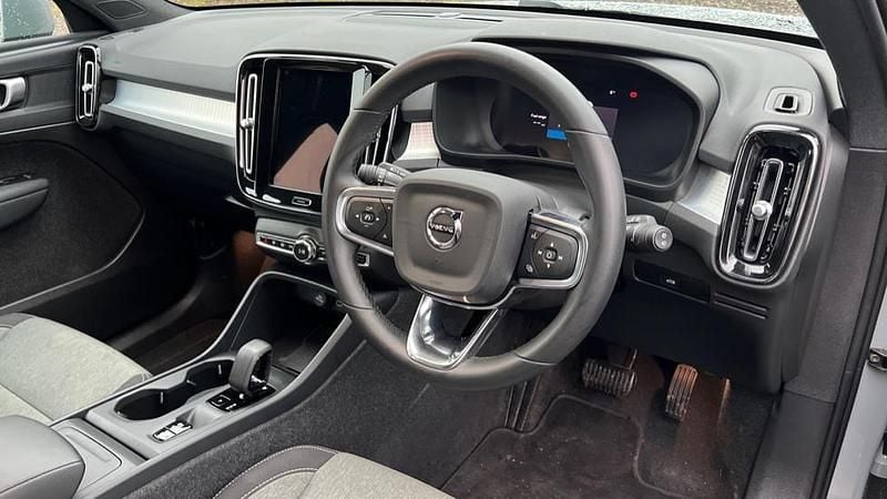 Used Volvo XC40 Core 163 HP (119 kW) 2024 Grey SUV