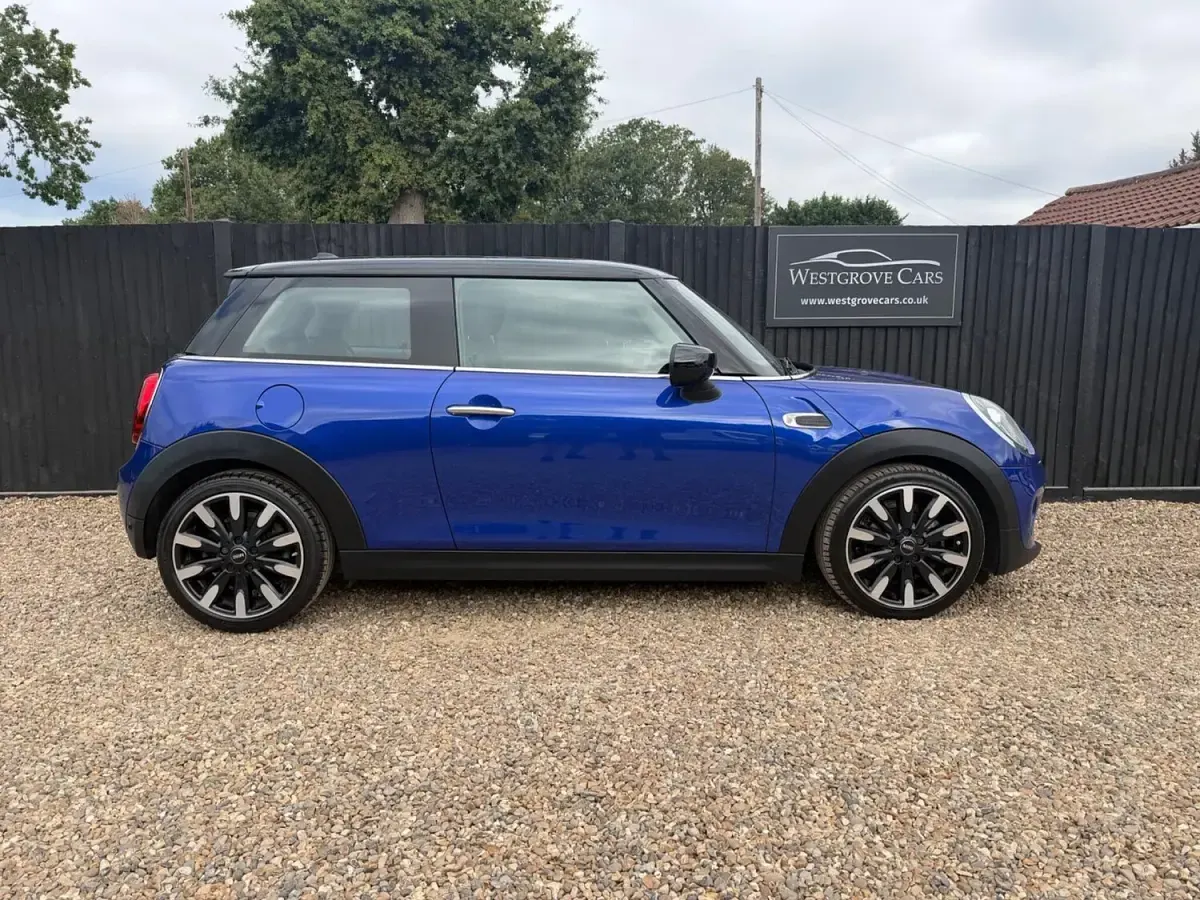 Used Mini Cooper Exclusive 2019 Blue Hatchback