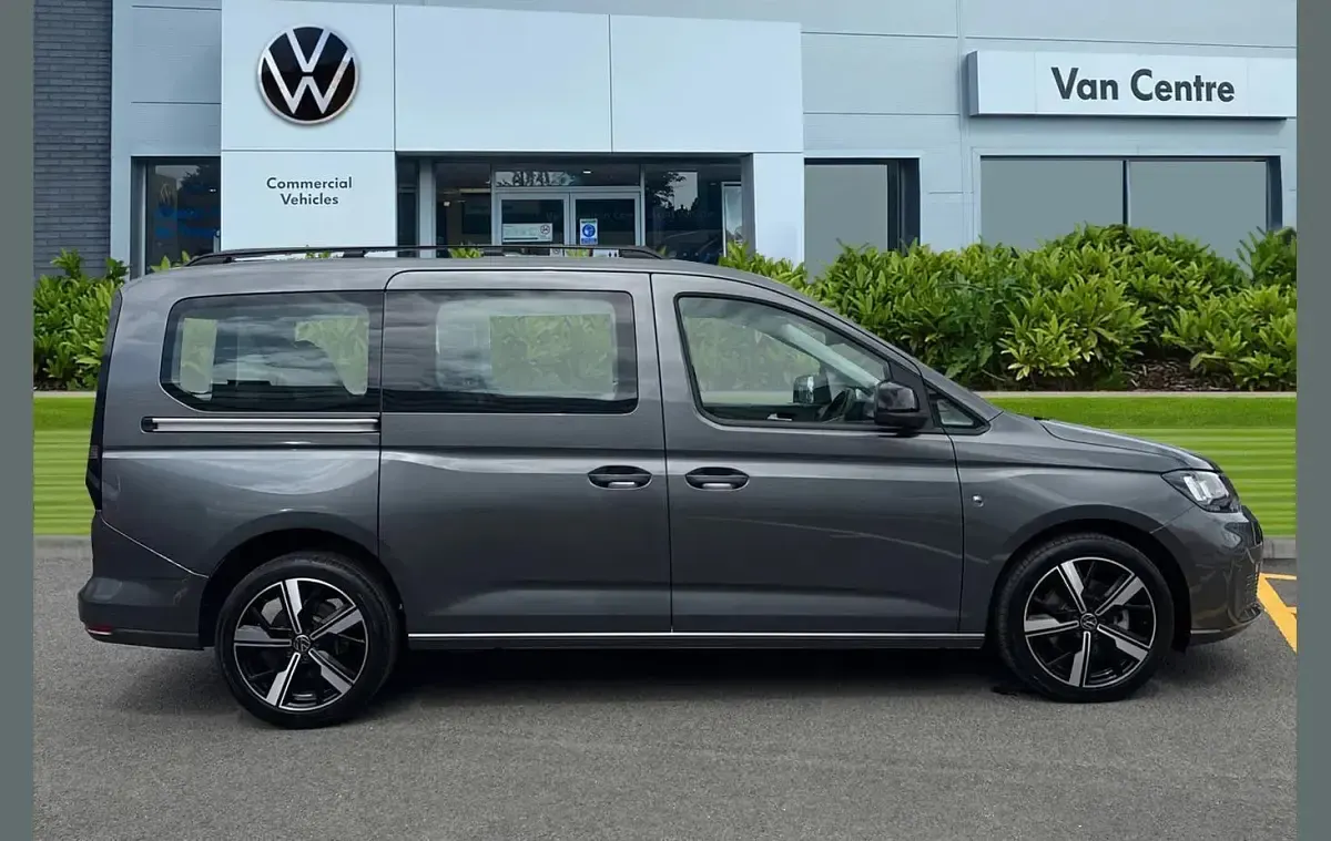 Used VW Caddy Maxi Life 122 HP (89 kW) 2025 Grey MPV
