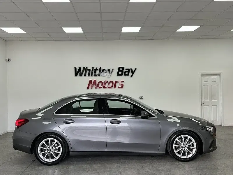 Begagnad Mercedes A200 2019 Grå Sedan