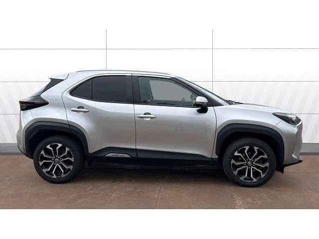 Used Toyota Yaris Cross Design 113 HP (83 kW) 2021 Silver SUV