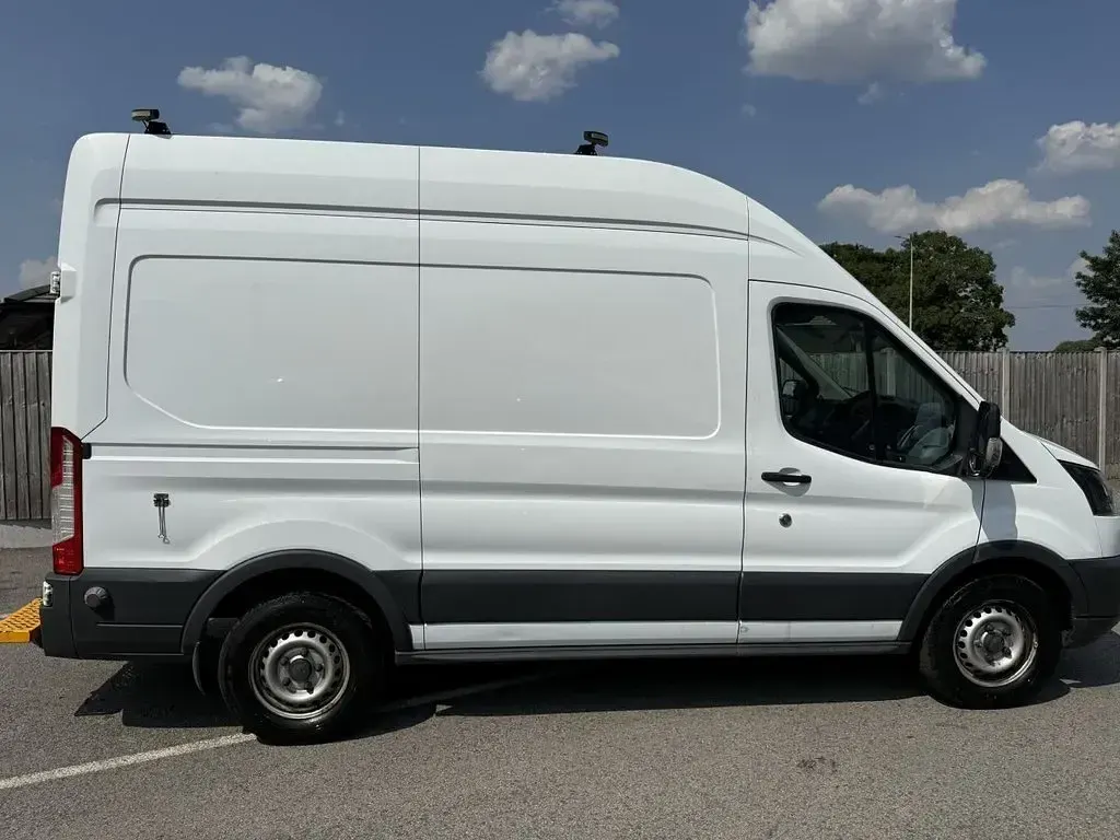 Used Ford Transit 130 HP (95 kW) 2018 White Van